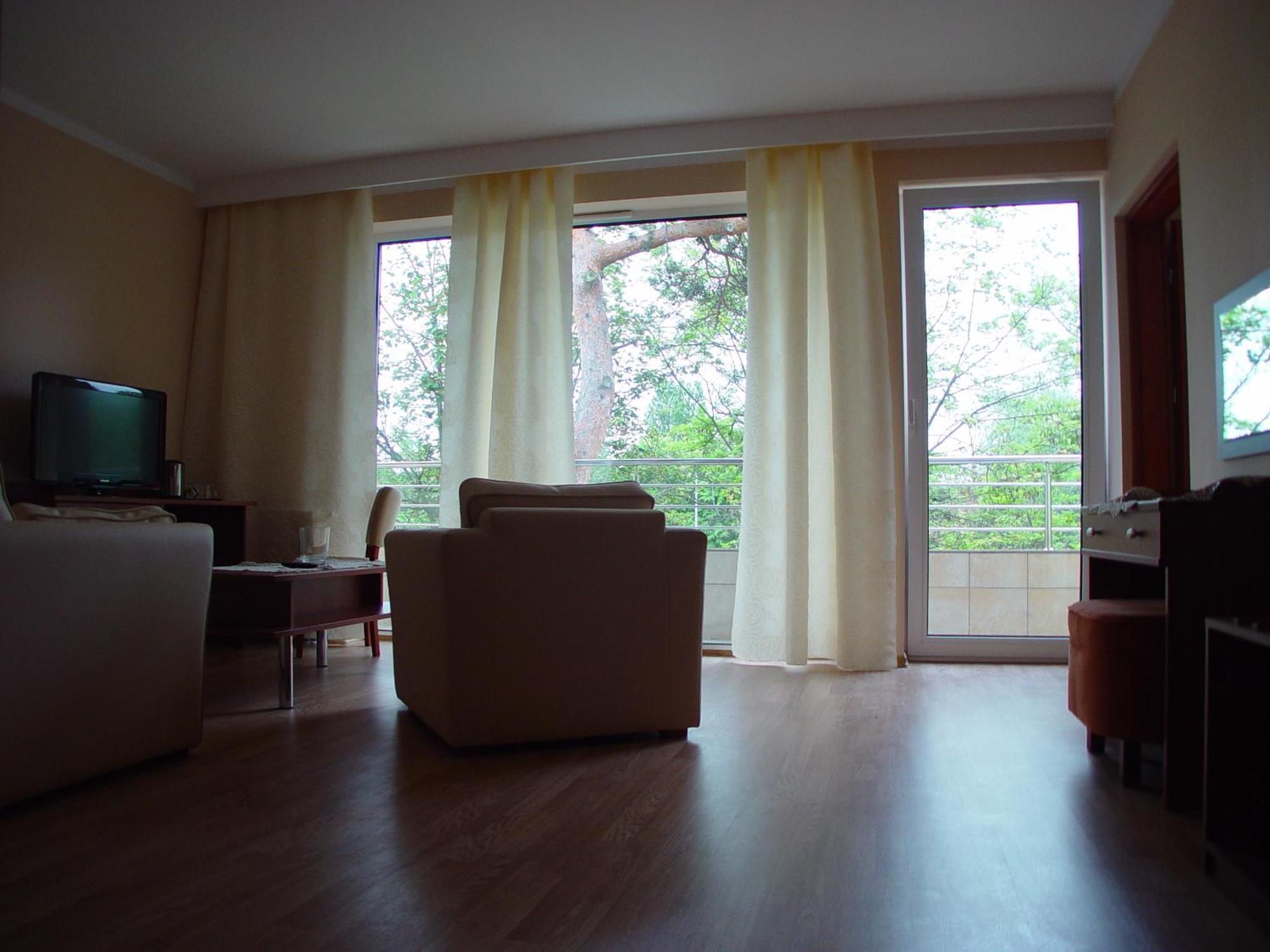 Bed and Breakfast Floryda Jurata Exterior foto
