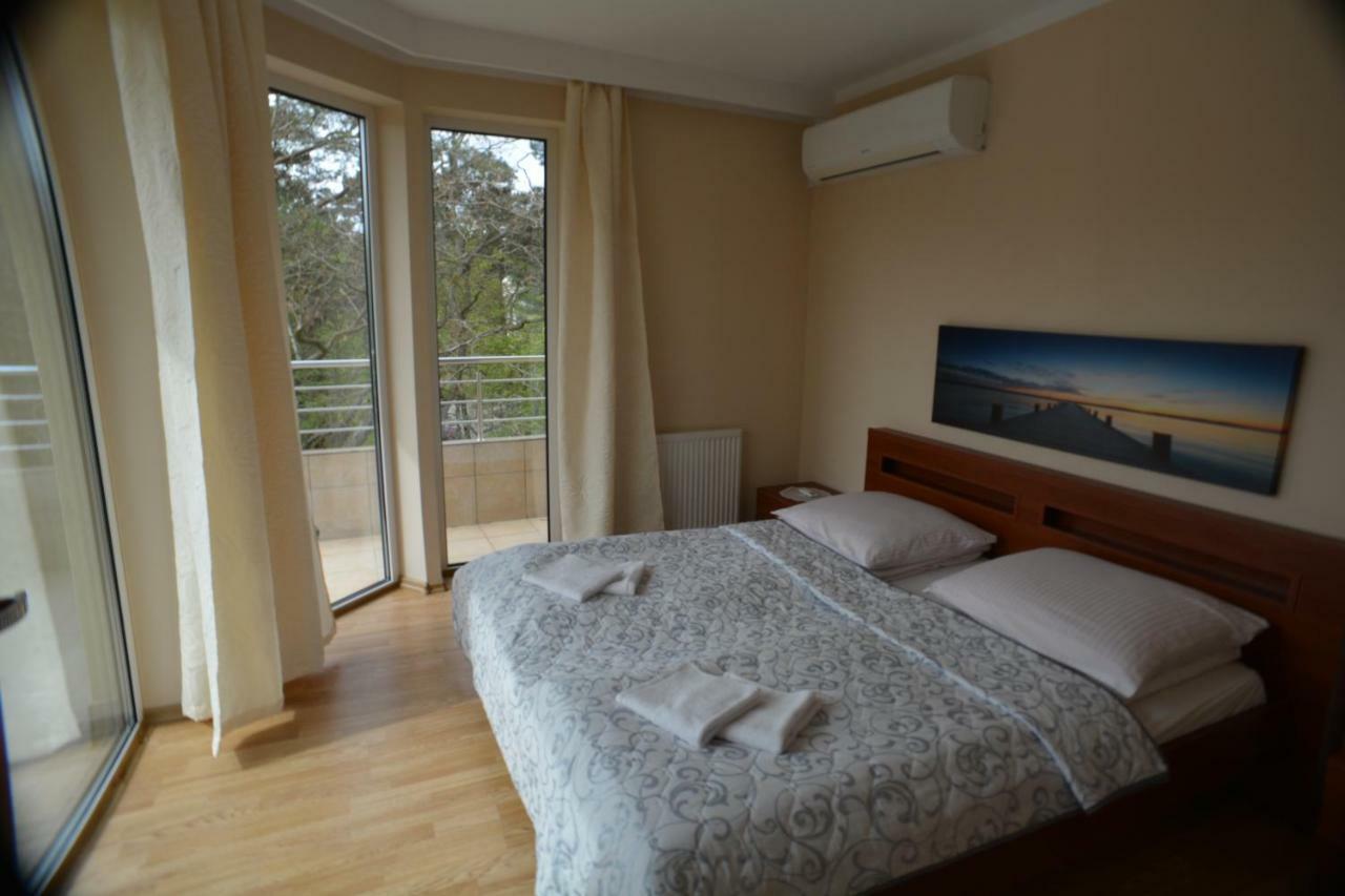 Bed and Breakfast Floryda Jurata Exterior foto